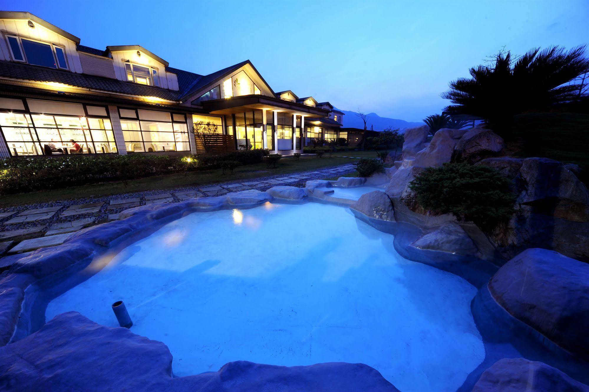 Chat Hot Spring Resort Chilung Exteriör bild